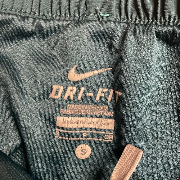 Women’s Nike shorts. Size Small. Teal - Picture 2 of 3